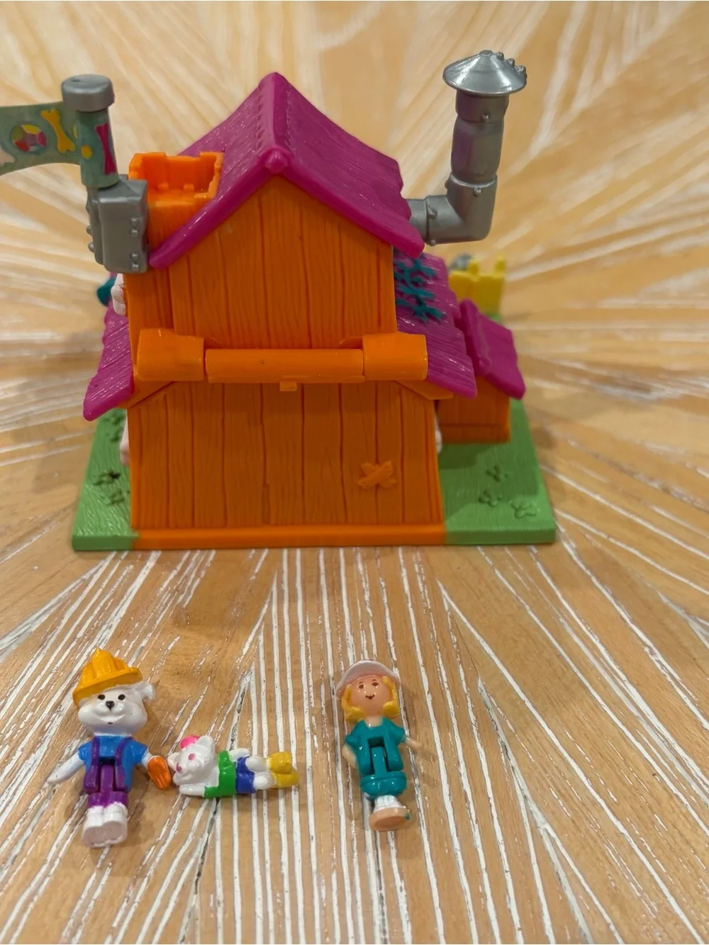 1994 COMPLETE Dog House Barclay’s Cottage Polly Pocket Bluebird
